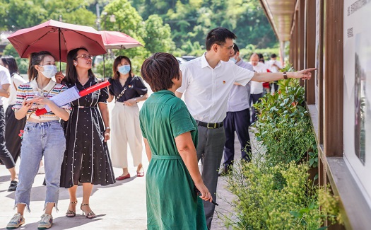 “坚守正道 经受考验 廉政教育重在心”廉政教育活动走进天台“四知”廉政文化教育基地